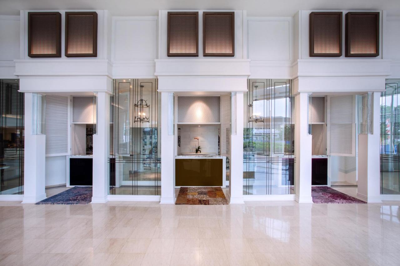 Mercure Jakarta Batavia Exterior foto