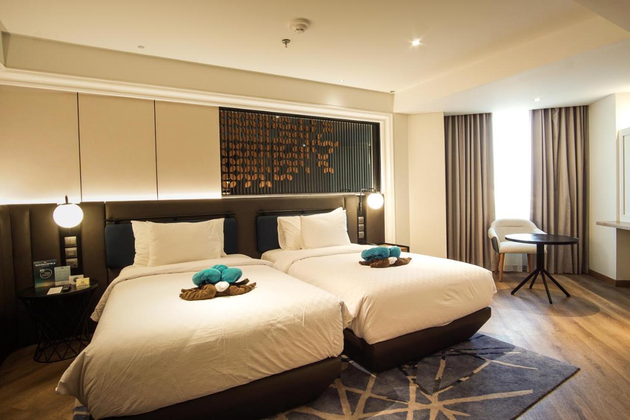 Mercure Jakarta Batavia Exterior foto