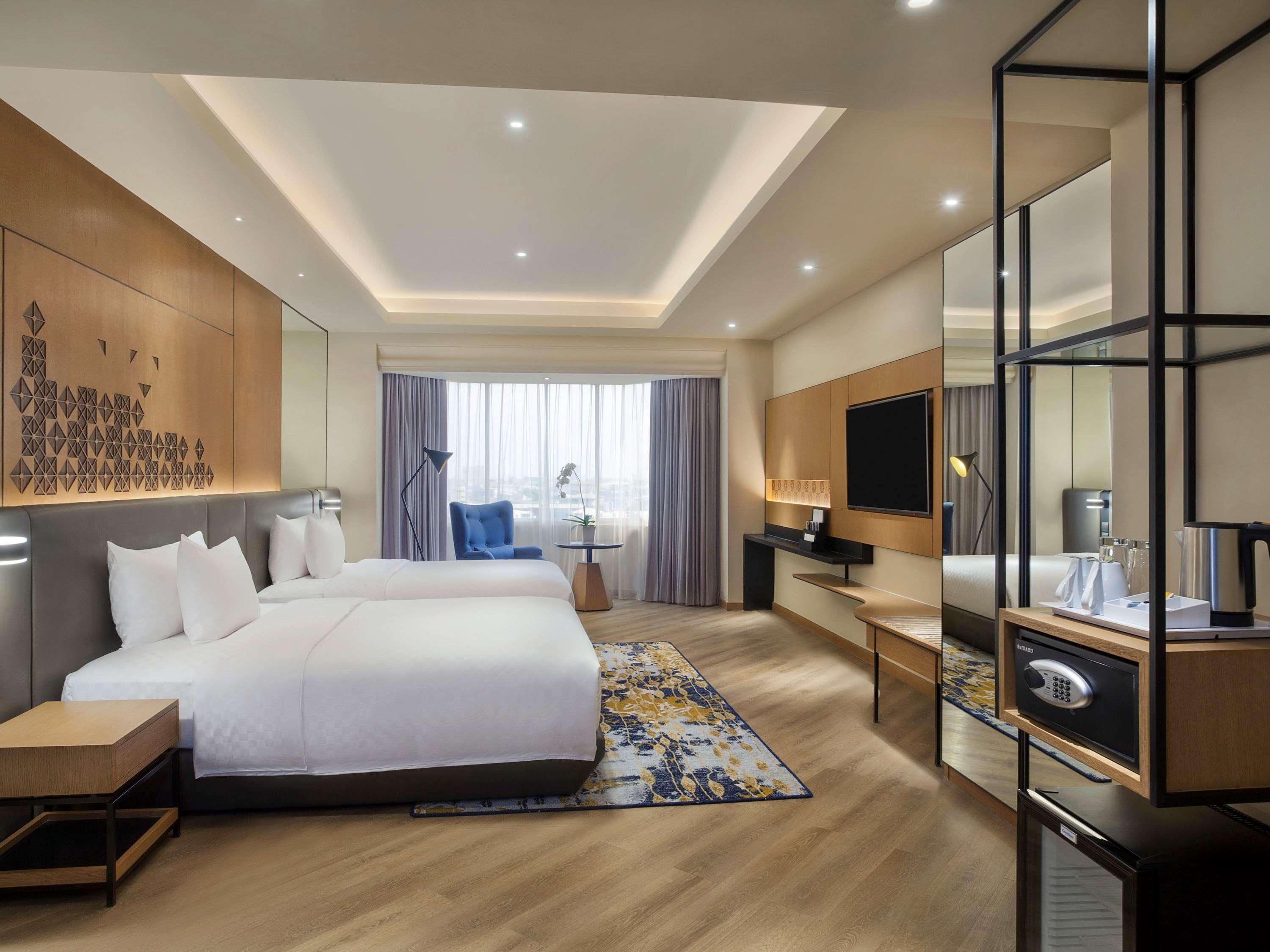 Mercure Jakarta Batavia Exterior foto